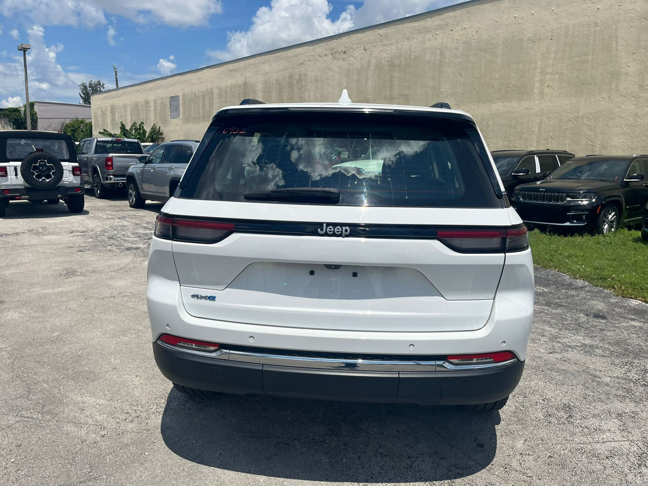 2022 Jeep Grand Cherokee 4XE 2.0L Electric-Gas 8-Speed AT 5-Seater